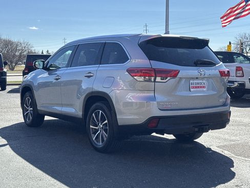 Used 2019 Toyota Highlander XLE image 5