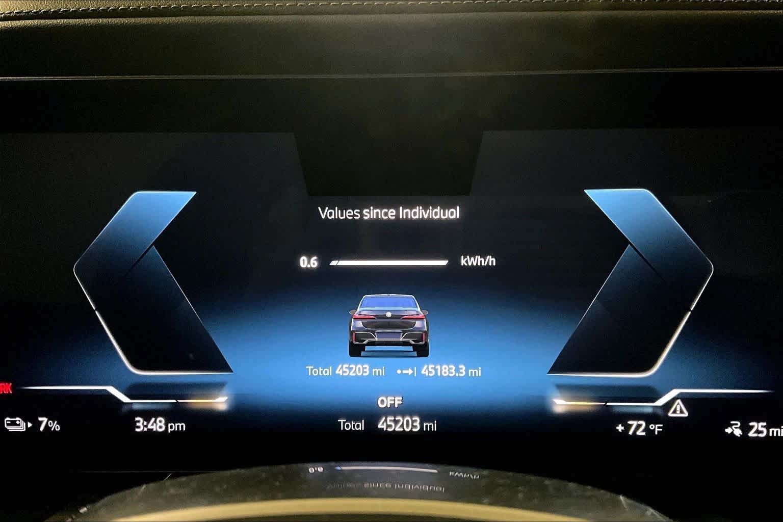 Used 2023 BMW i7 xDrive60 AWD/4WD image 25