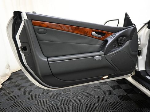 Used 2005 Mercedes-Benz SL 500 image 17