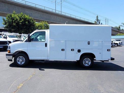 Used 2026 Chevrolet Express 3500 w/ Power Convenience Package RWD image 5
