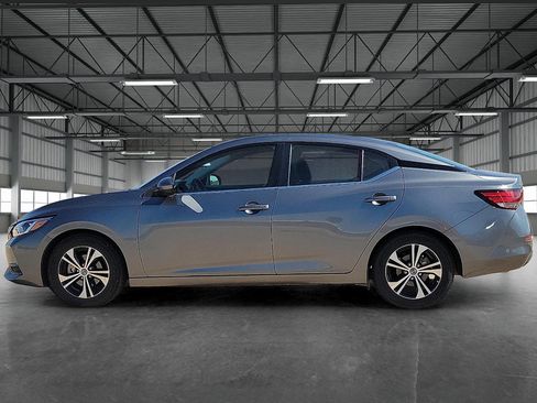 Used 2023 Nissan Sentra SV image 2