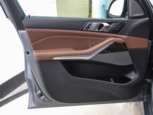 New 2026 BMW X5 xDrive50e w/ Executive Package image 9