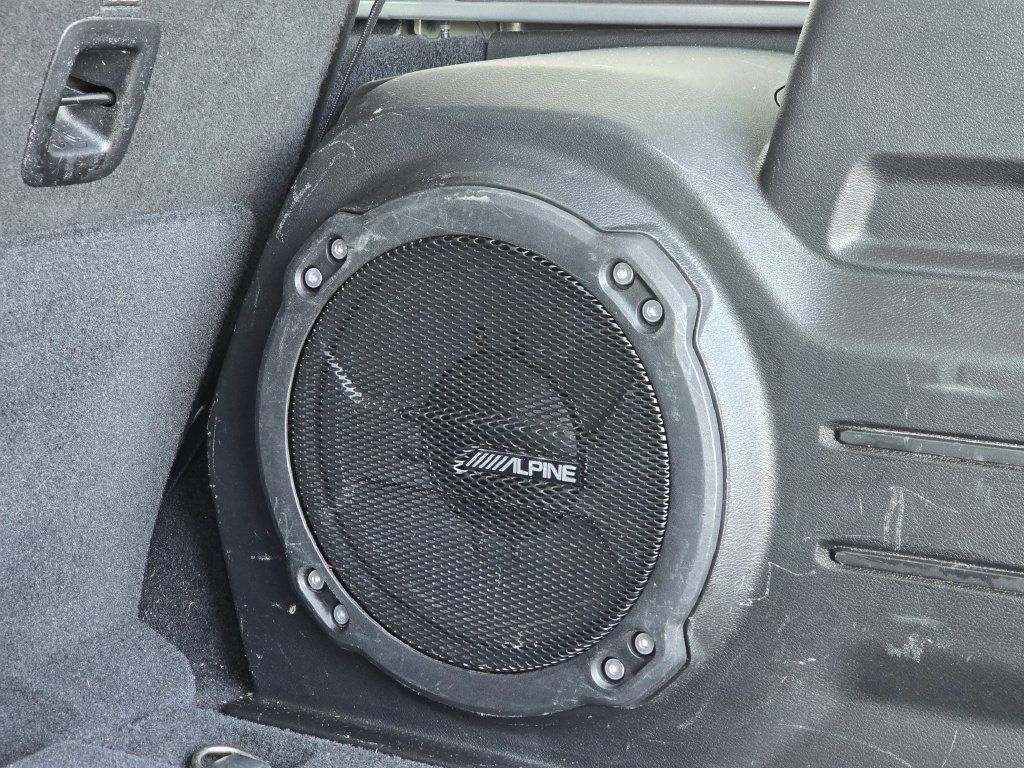 Used 2018 Jeep Wrangler Unlimited Sahara AWD/4WD image 16