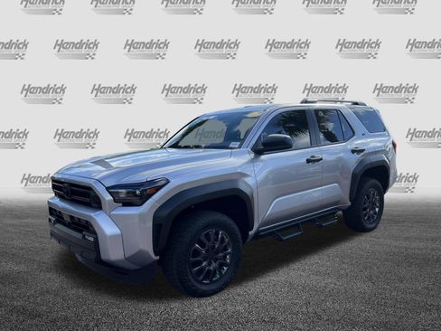 Used 2025 Toyota 4Runner SR5 AWD/4WD image 5