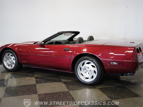 Used 1995 Chevrolet Corvette Convertible RWD image 9