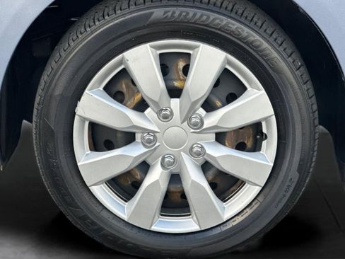 Used 2005 Toyota Matrix XR image 24