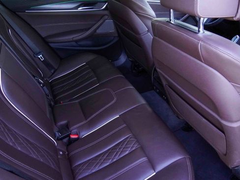 Certified 2022 BMW M550i xDrive w/ Executive Package image 35