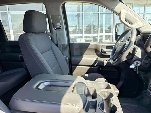 Certified 2023 Chevrolet Silverado 2500 Custom w/ Custom Value Package image 8