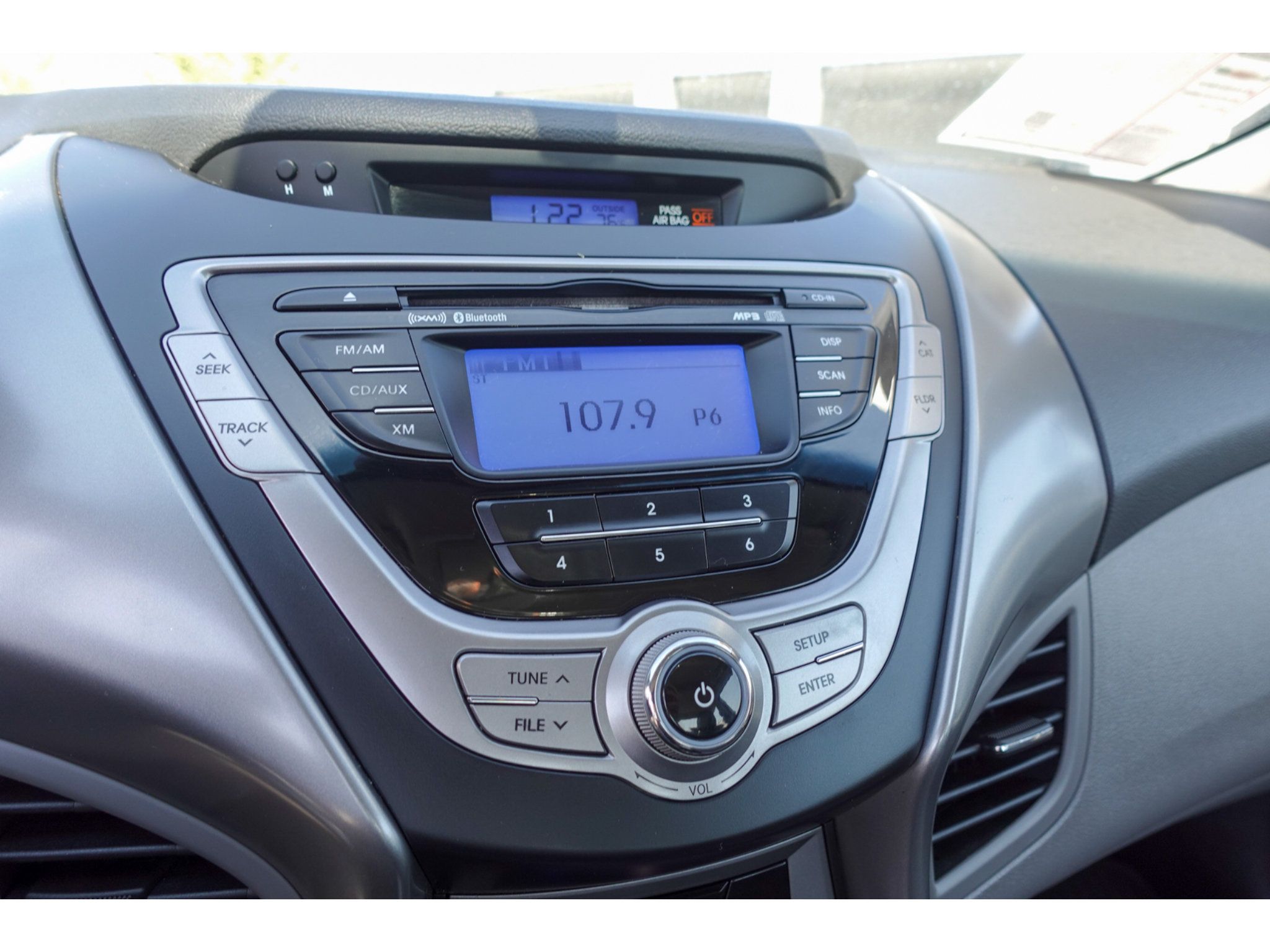 Used 2013 Hyundai Elantra FWD image 18