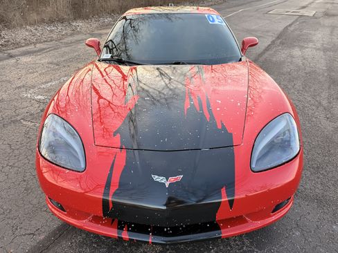 Used 2005 Chevrolet Corvette Coupe w/ Preferred Equipment Group image 8