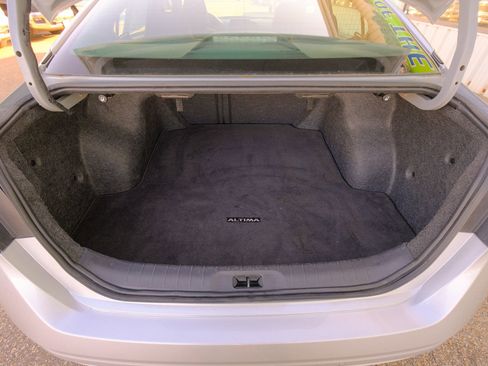 Used 2024 Nissan Altima 2.5 SV image 23