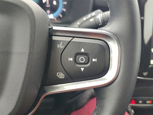 Used 2024 Volvo XC40 B5 Plus w/ Protection Package Premier image 15