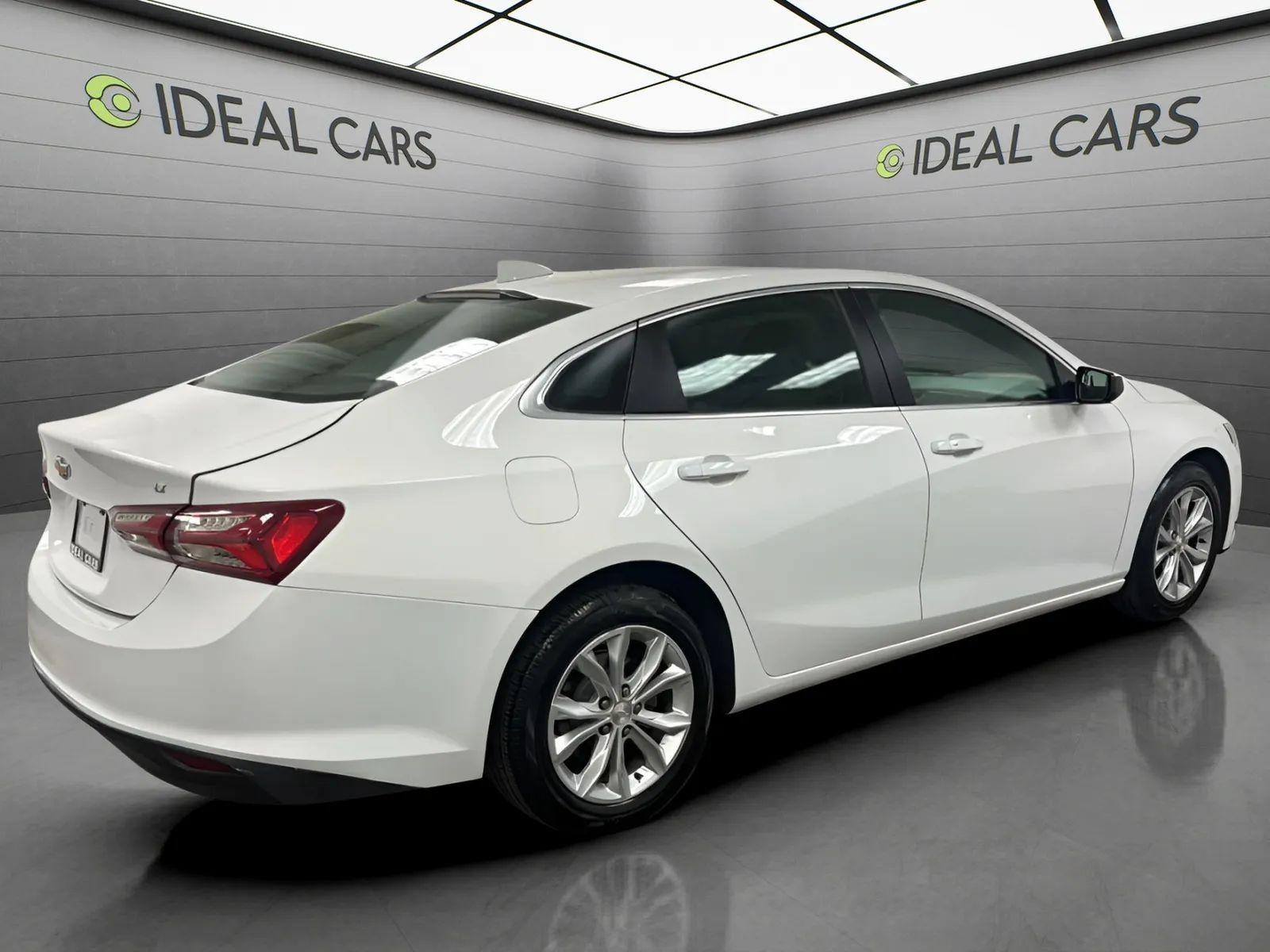 Used 2021 Chevrolet Malibu LT FWD image 5