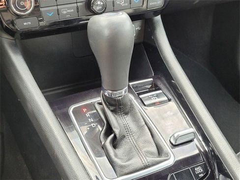 Used 2024 Jeep Compass Limited image 21