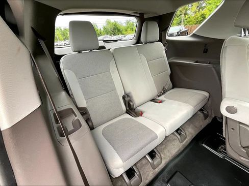 Used 2019 Chevrolet Traverse LT FWD image 25