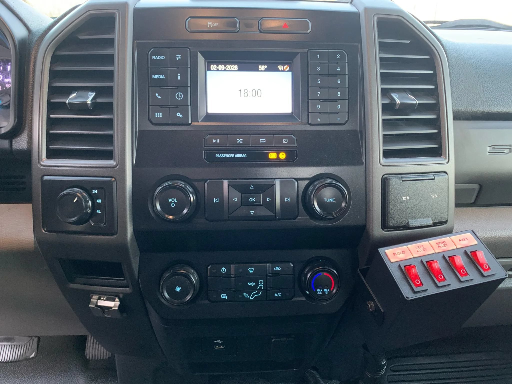 Used 2020 Ford F550 4x4 Regular Cab Super Duty w/ Power Equipment Group image 15