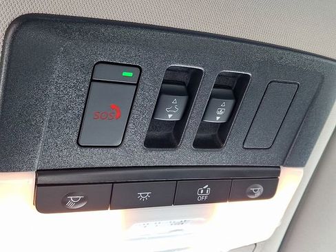 New 2025 Nissan Pathfinder SL image 24