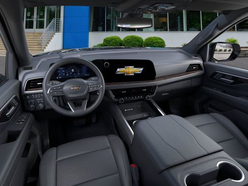 New 2026 Chevrolet Suburban LT w/ Comfort Package AWD/4WD image 15