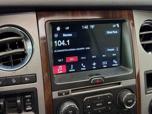 Used 2017 Ford Expedition Platinum AWD/4WD image 16