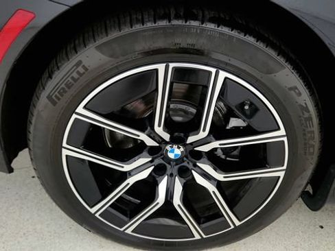 Used 2025 BMW i7 xDrive60 AWD/4WD image 82