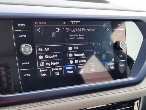 Used 2024 Volkswagen Taos SE image 12