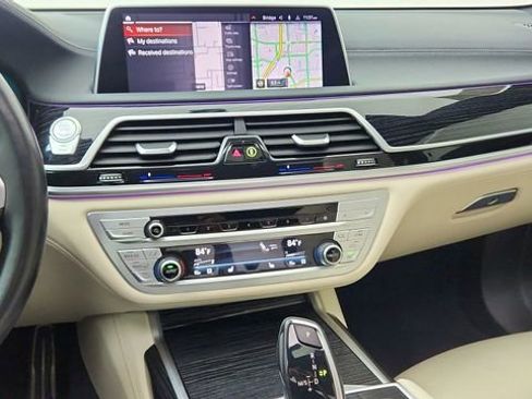 Used 2022 BMW 740i xDrive w/ M Sport Package image 46