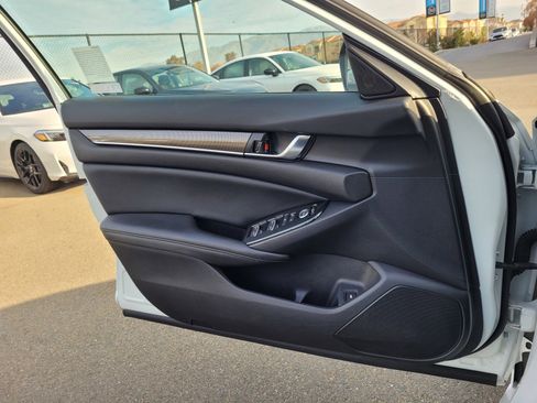 Used 2022 Honda Accord Sport image 15