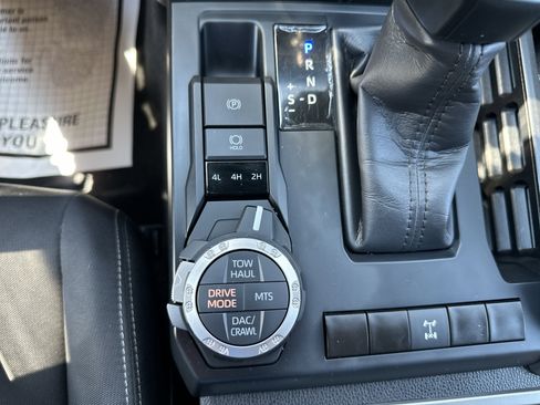 Certified 2024 Toyota Tacoma TRD Off-Road image 32