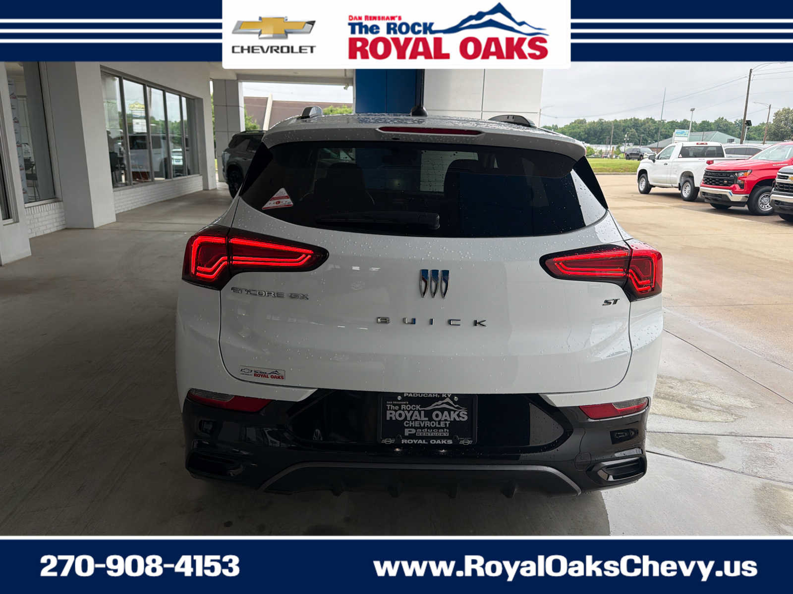Used 2024 Buick Encore GX Sport Touring FWD image 4