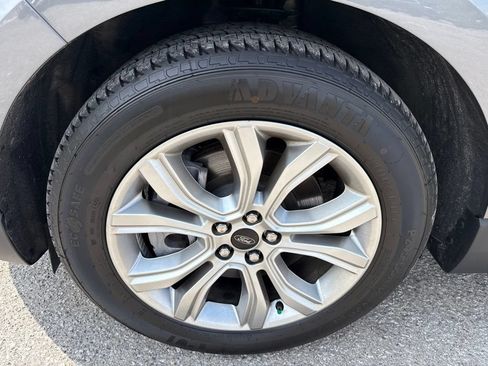 Used 2024 Ford Edge Titanium AWD/4WD image 5