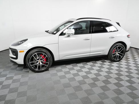 New 2026 Porsche Macan S image 2
