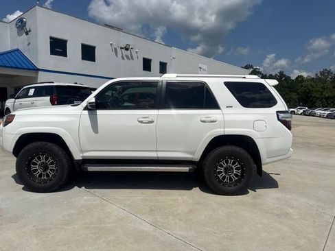 Used 2017 Toyota 4Runner SR5 Premium RWD image 23