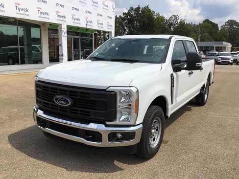 New 2025 Ford F250 XL w/ XL Chrome Package image 5