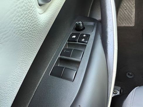 Used 2024 Toyota Corolla SE FWD image 18