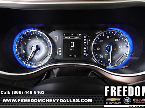 Used 2023 Chrysler Voyager LX FWD image 15