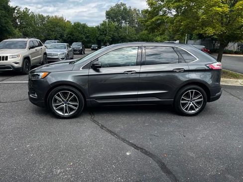 Used 2019 Ford Edge Titanium w/ Equipment Group 301A AWD/4WD image 2