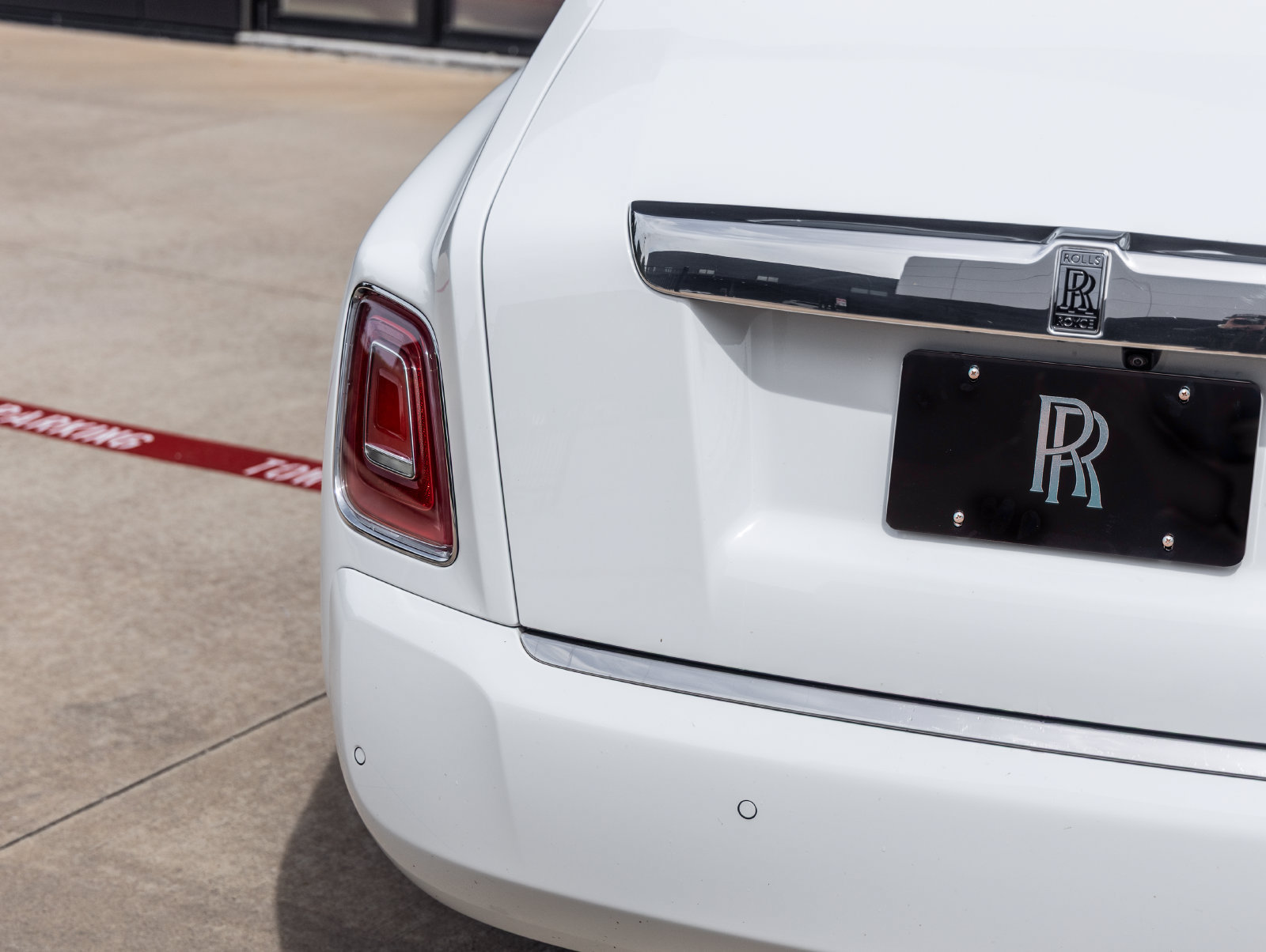 Used 2023 Rolls-Royce Phantom Extended Wheelbase w/ Leather Finishing Pack RWD image 13
