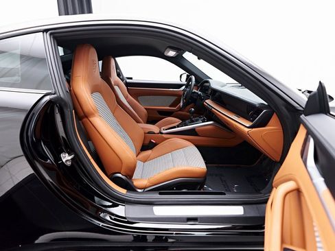 Used 2024 Porsche 911 Carrera S image 37