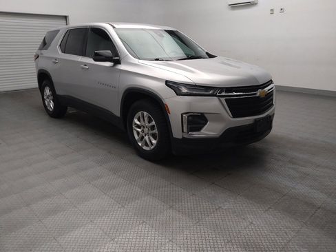Used 2022 Chevrolet Traverse LS FWD image 13
