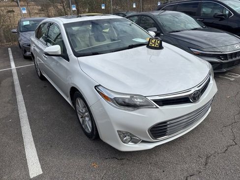 Used 2015 Toyota Avalon Limited image 2