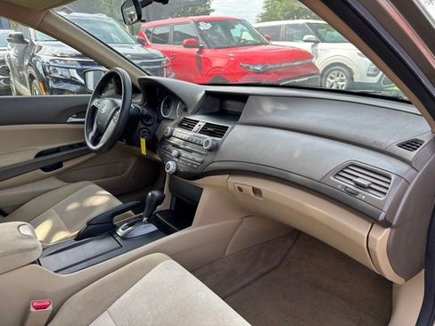Used 2010 Honda Accord LX image 10