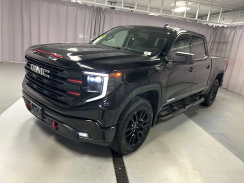 Used 2024 GMC Sierra 1500 Elevation w/ Preferred Package AWD/4WD image 3