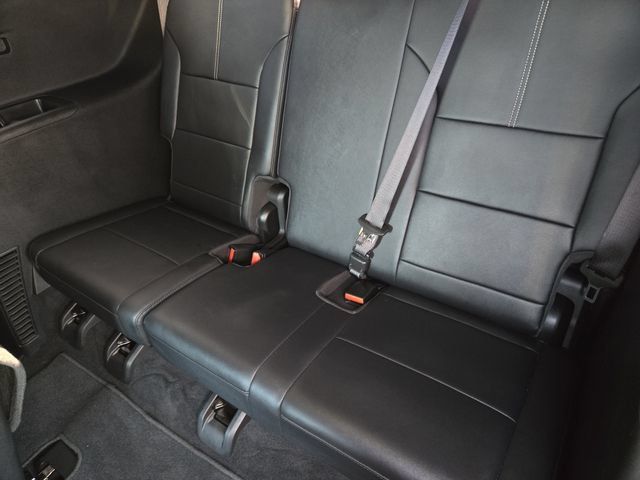 Used 2025 GMC Acadia Elevation w/ Elevation Premium Package FWD image 30