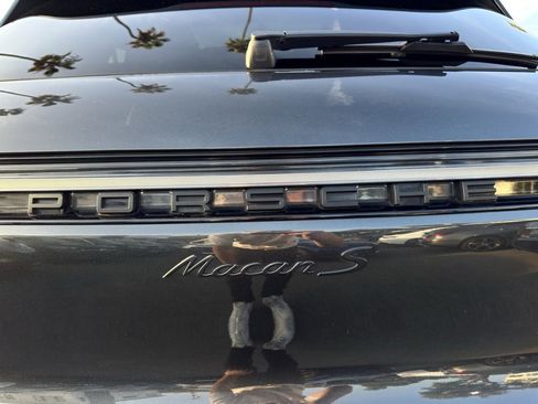 Used 2023 Porsche Macan S image 9