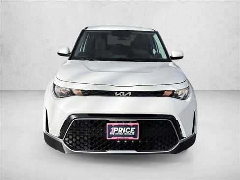Used 2024 Kia Soul LX w/ Option Group 015 FWD image 2