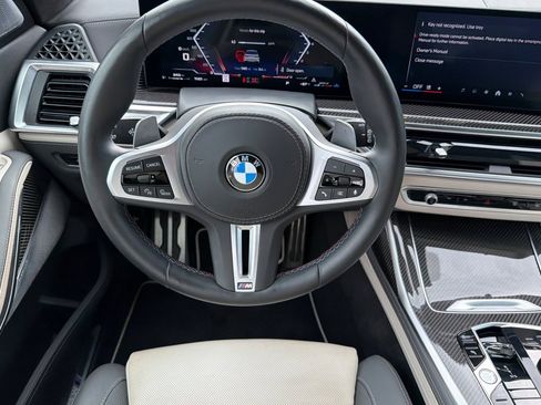 Used 2025 BMW X7 M60i image 18
