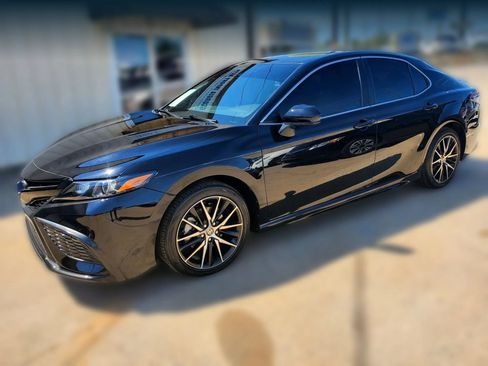 Used 2021 Toyota Camry SE FWD image 7