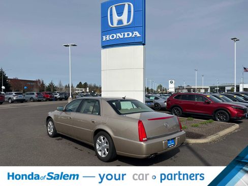 Used 2006 Cadillac DTS w/ Sun And Sound Package image 4