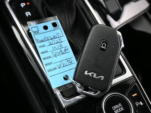 Used 2025 Kia Sportage EX FWD image 28