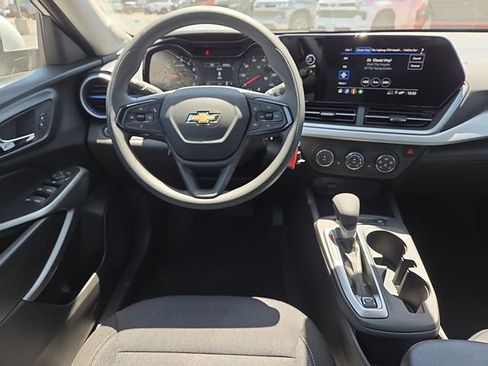 New 2026 Chevrolet Trax LS w/ LS Convenience Package FWD image 9